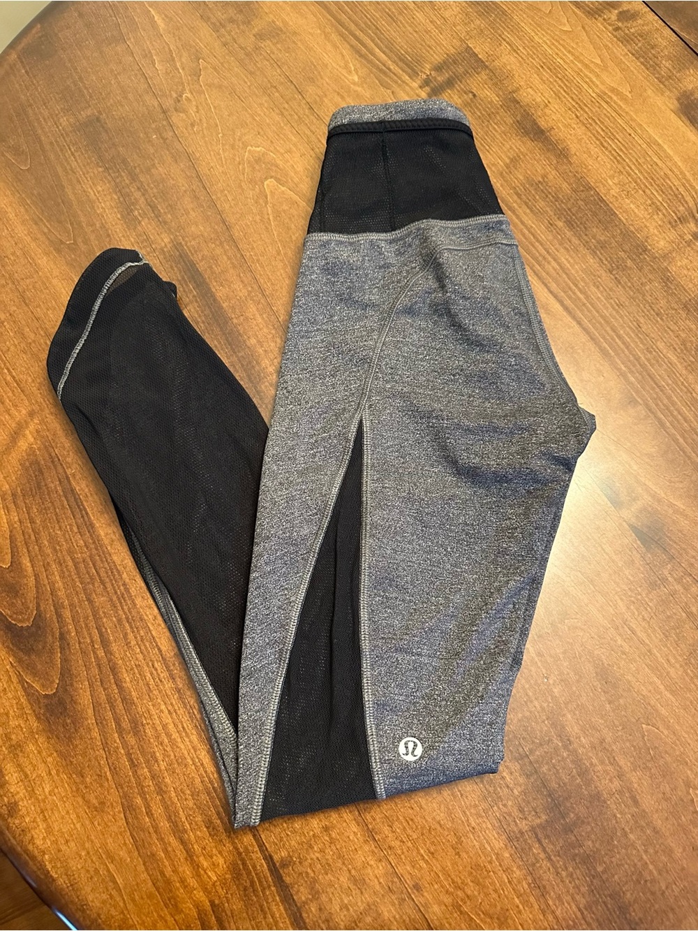 Lululemon Women’s Mesh leggings